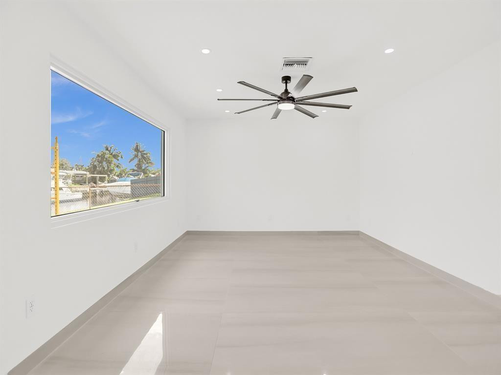 AVON ISLES - Residential