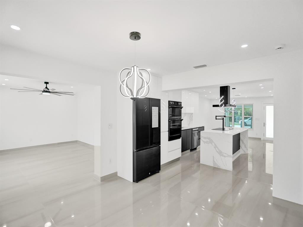 AVON ISLES - Residential