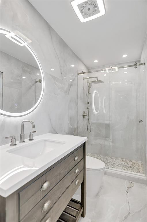 AVON ISLES - Residential