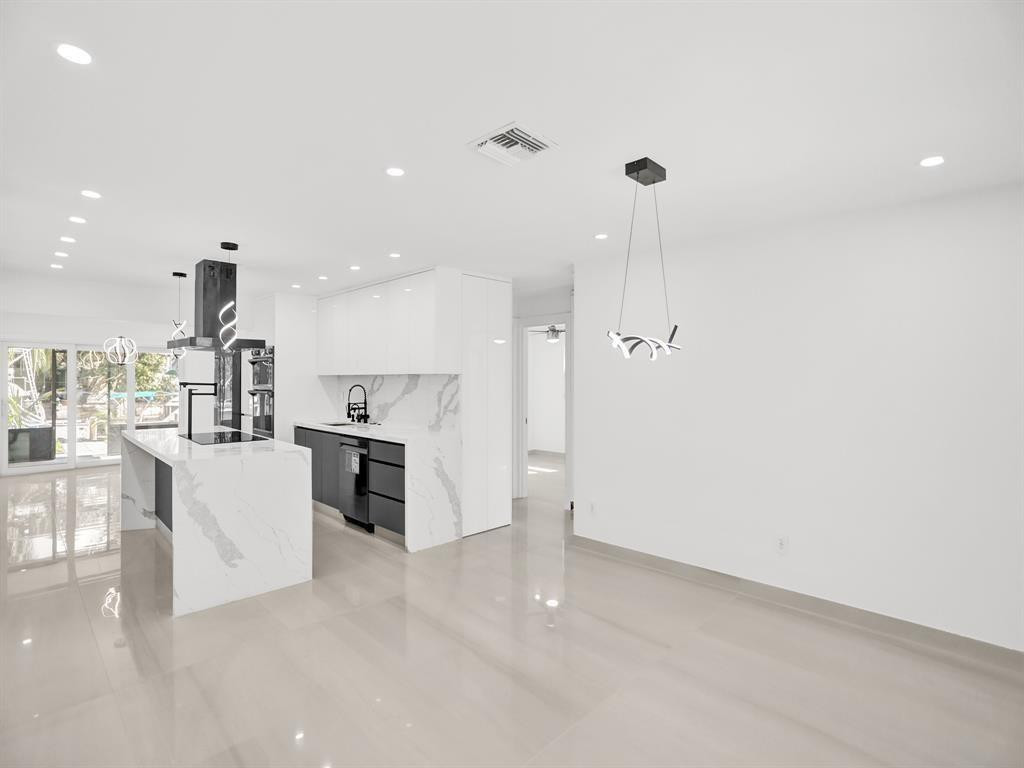 AVON ISLES - Residential