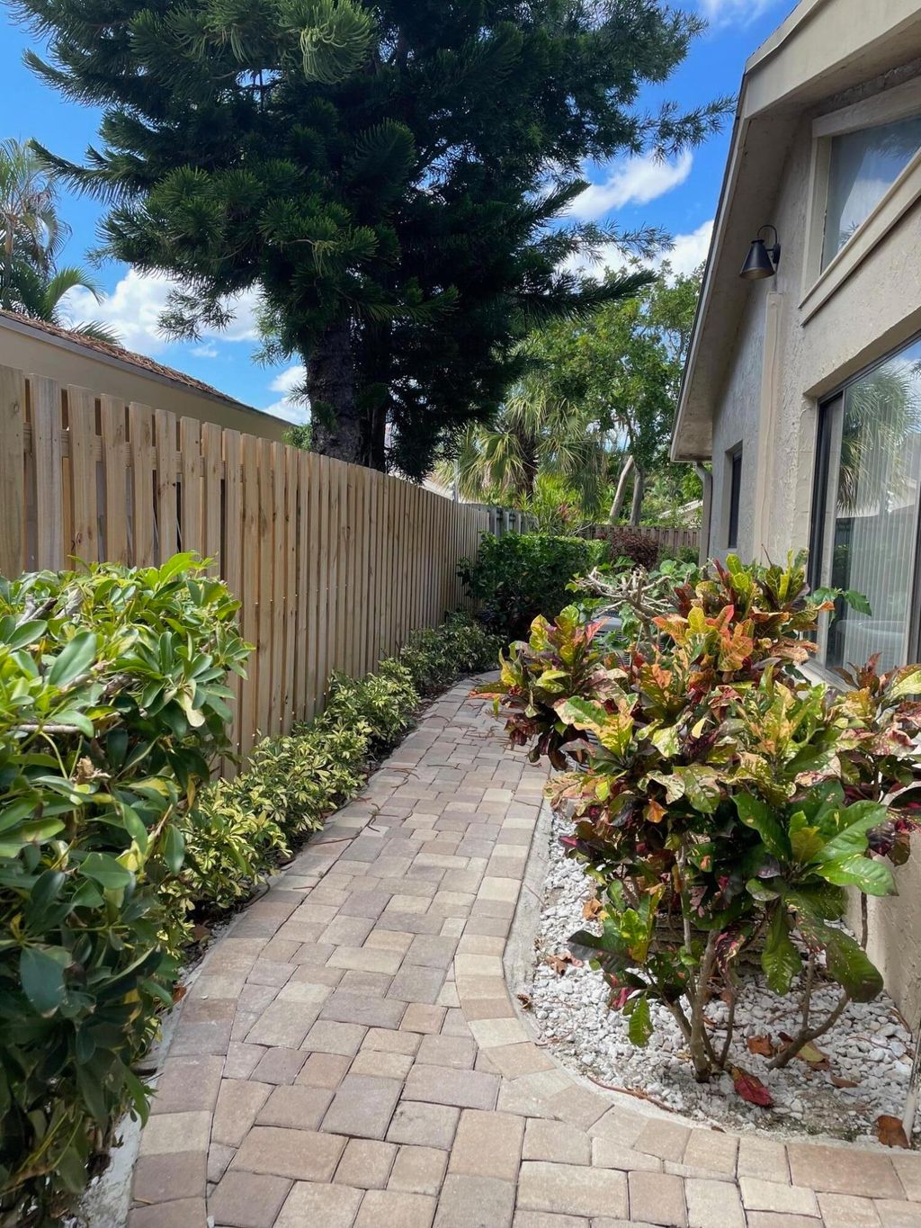 Photo of 7735 E Kenway Pl Place E, Boca Raton, FL 33433 (MLS # B26022993)