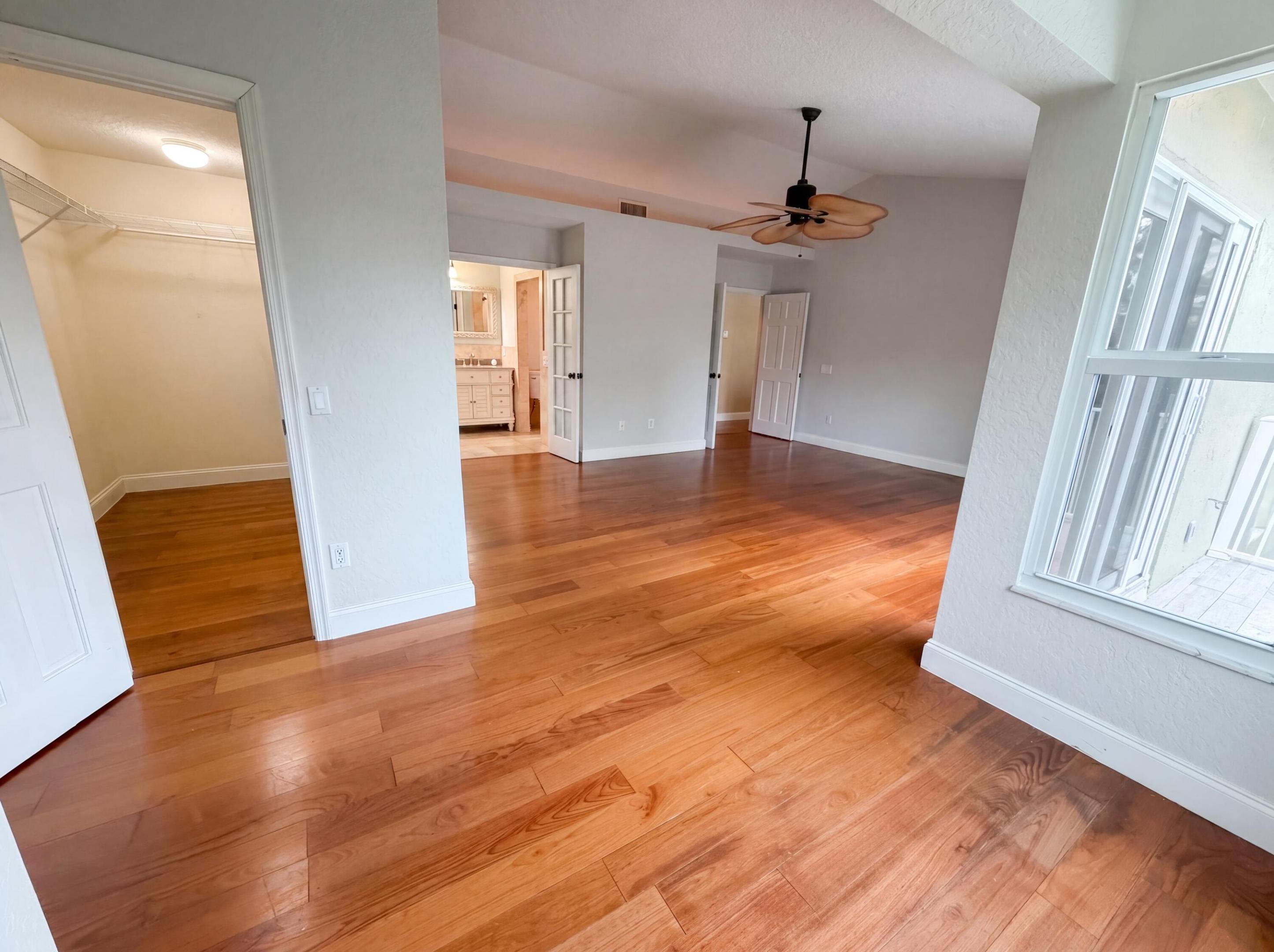 COUNTRY'S POINT 119-29 B - Residential