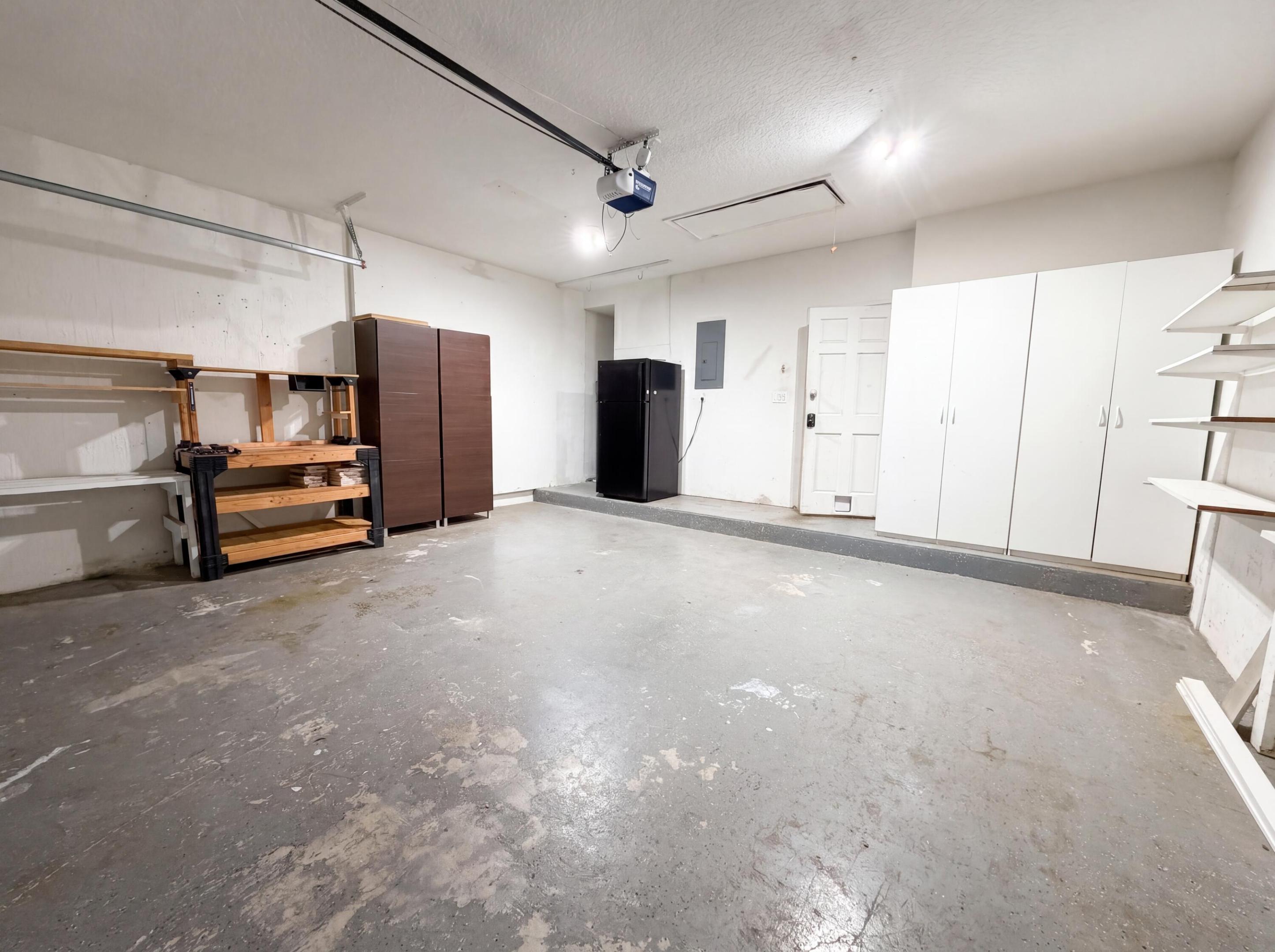 COUNTRY'S POINT 119-29 B - Residential