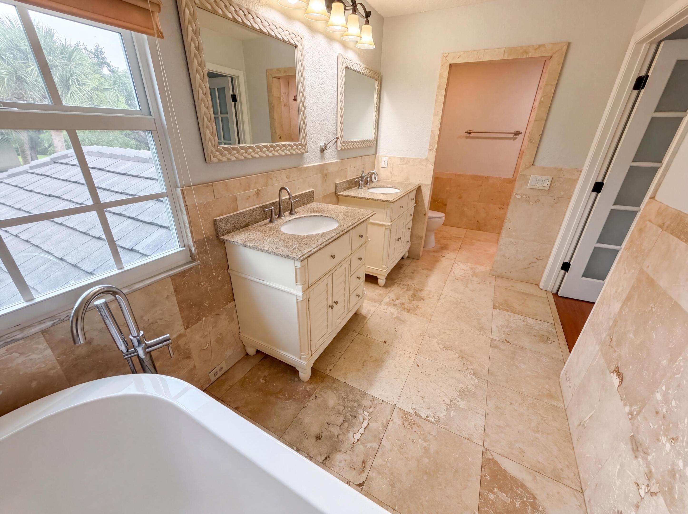 COUNTRY'S POINT 119-29 B - Residential