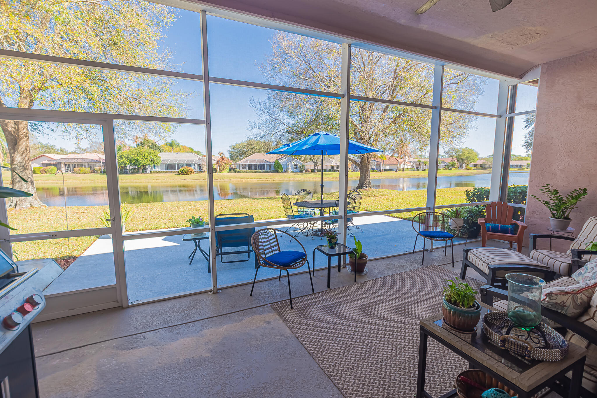 COUNTRY CLUB POINTE - Residential