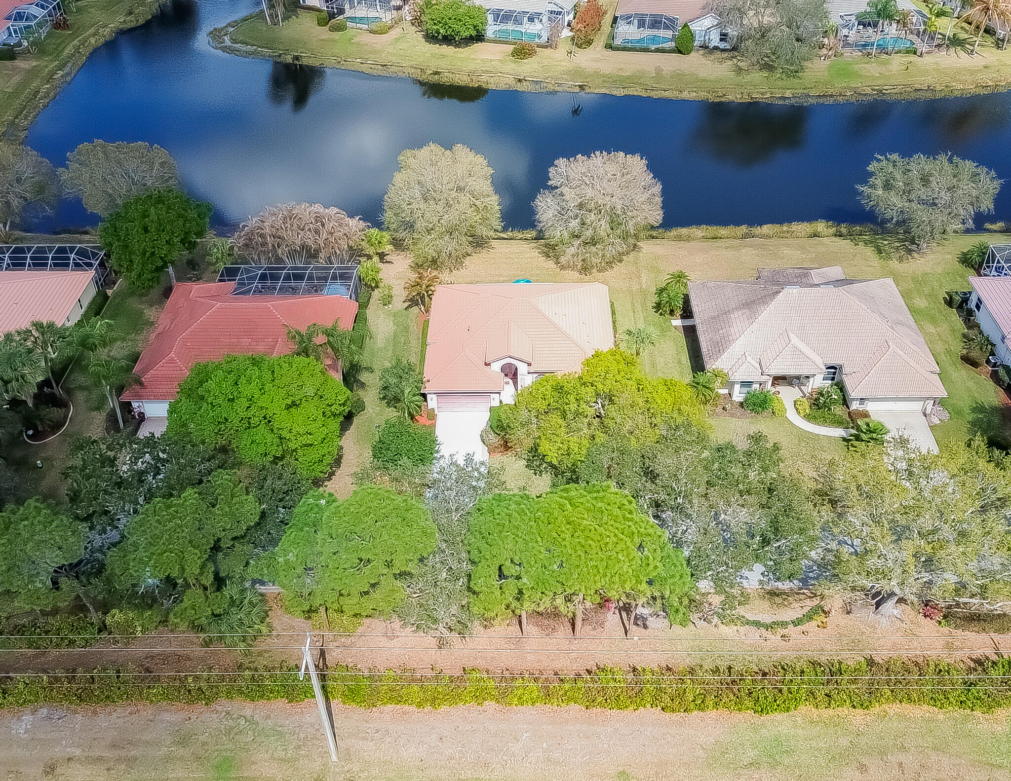 COUNTRY CLUB POINTE - Residential