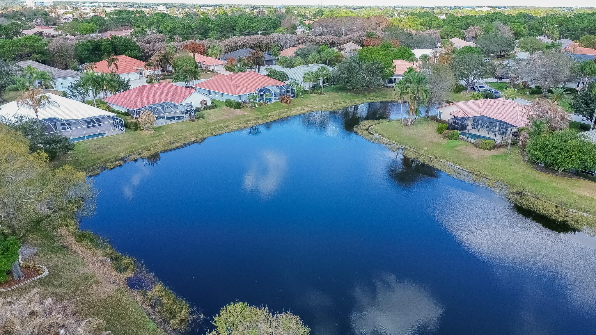 COUNTRY CLUB POINTE - Residential