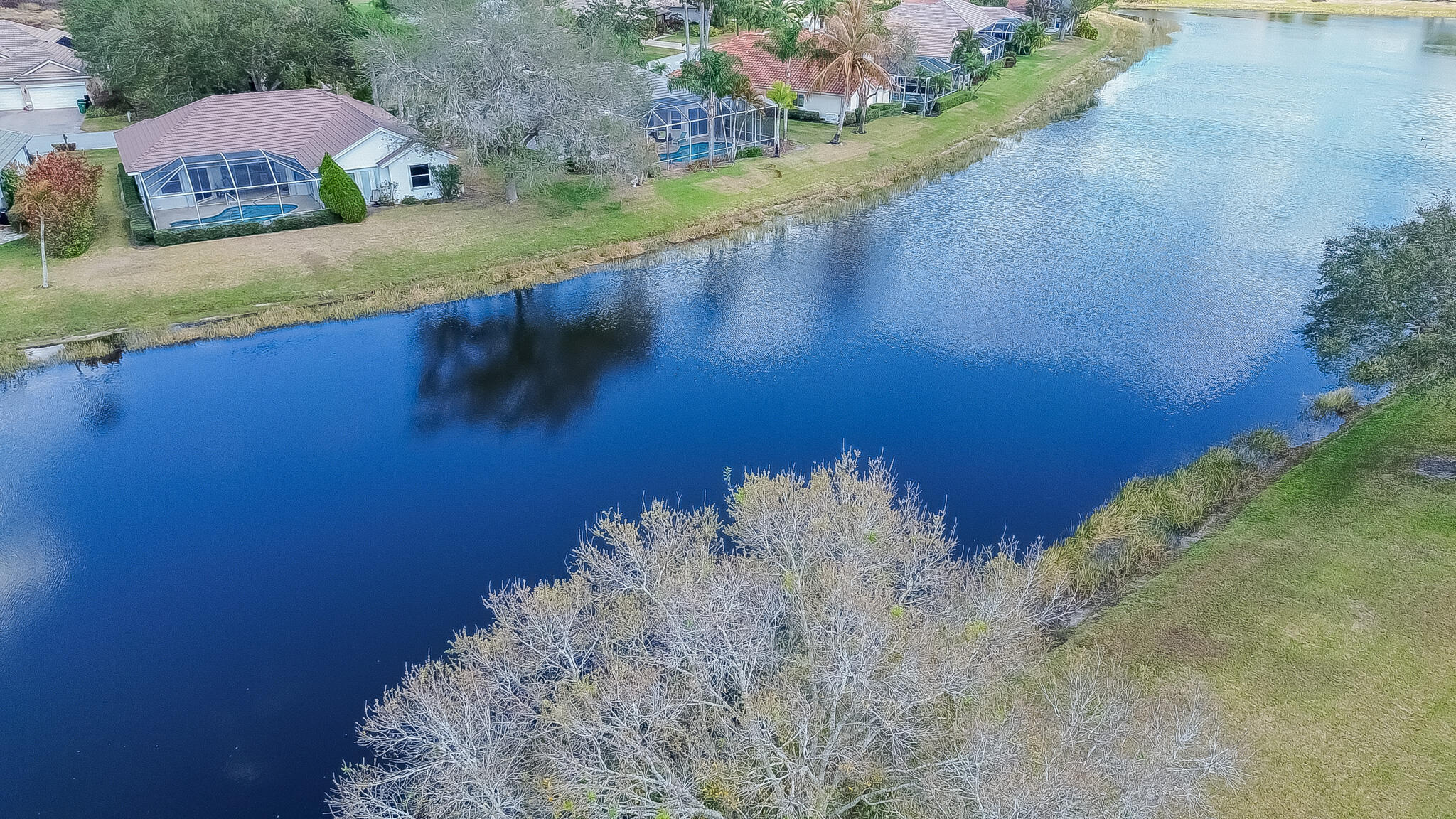 COUNTRY CLUB POINTE - Residential