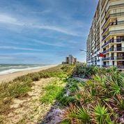 ISLAND CREST CONDOMINIUM - Residential