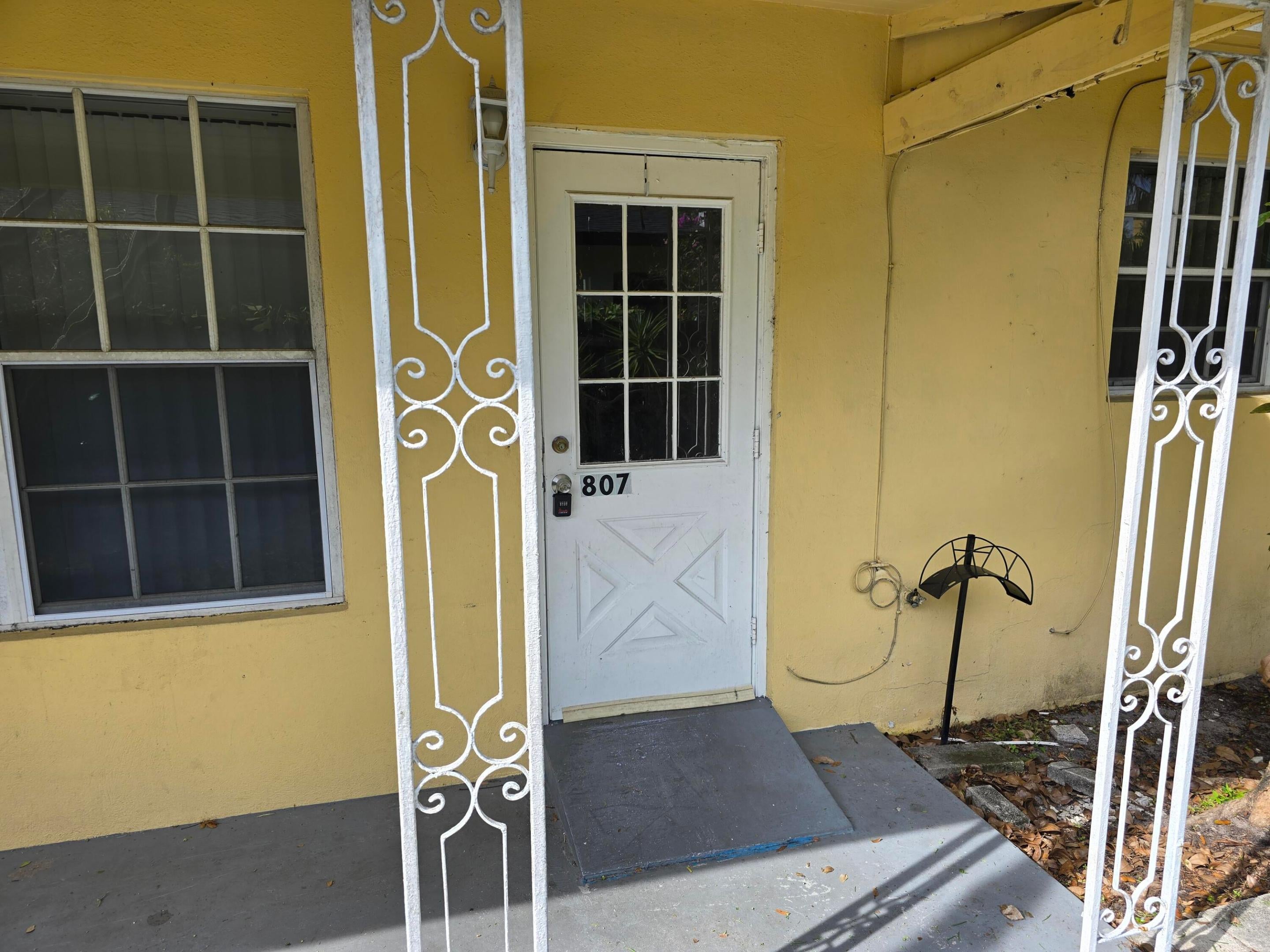 807 W Las Olas Boulevard 807-819