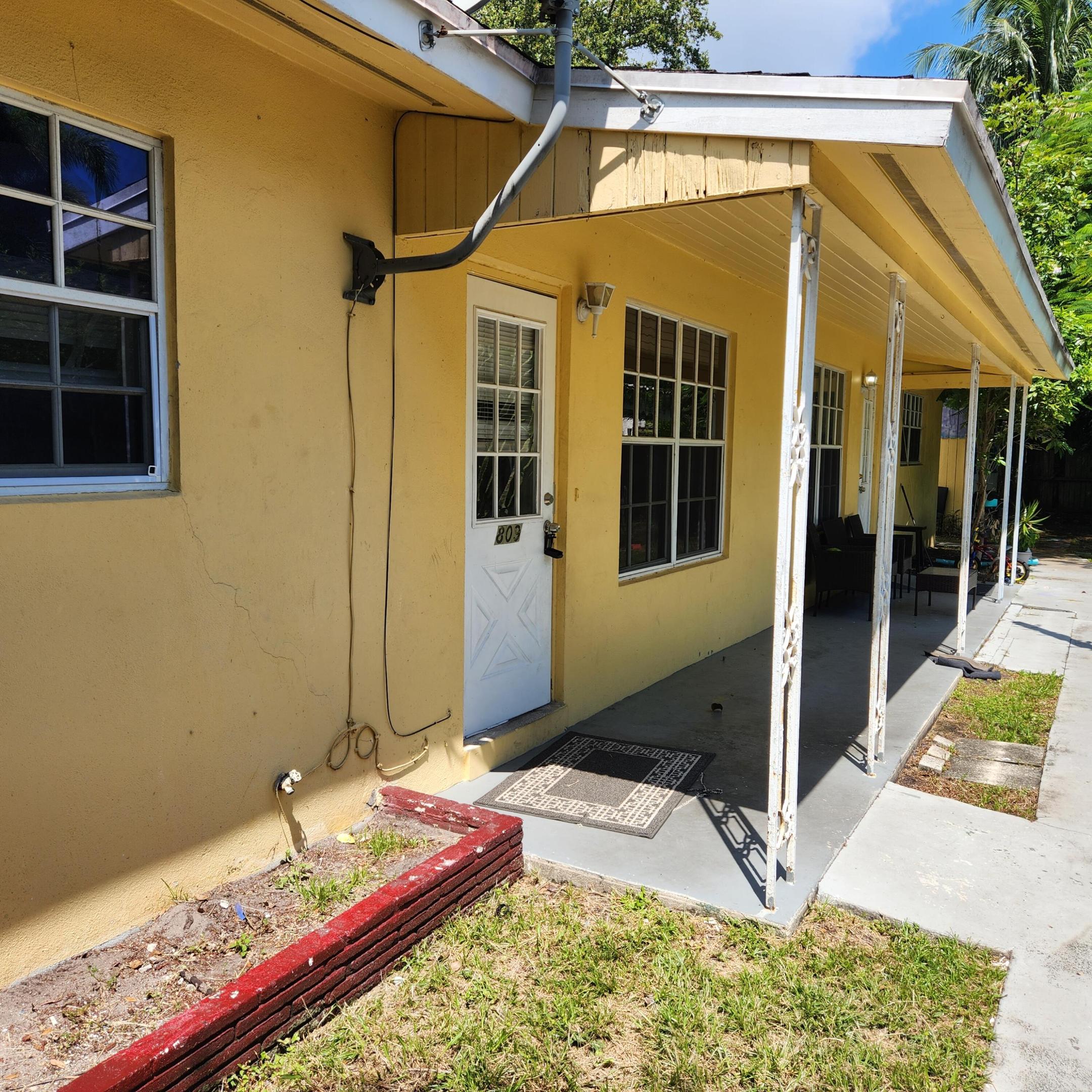 807 W Las Olas Boulevard 807-819