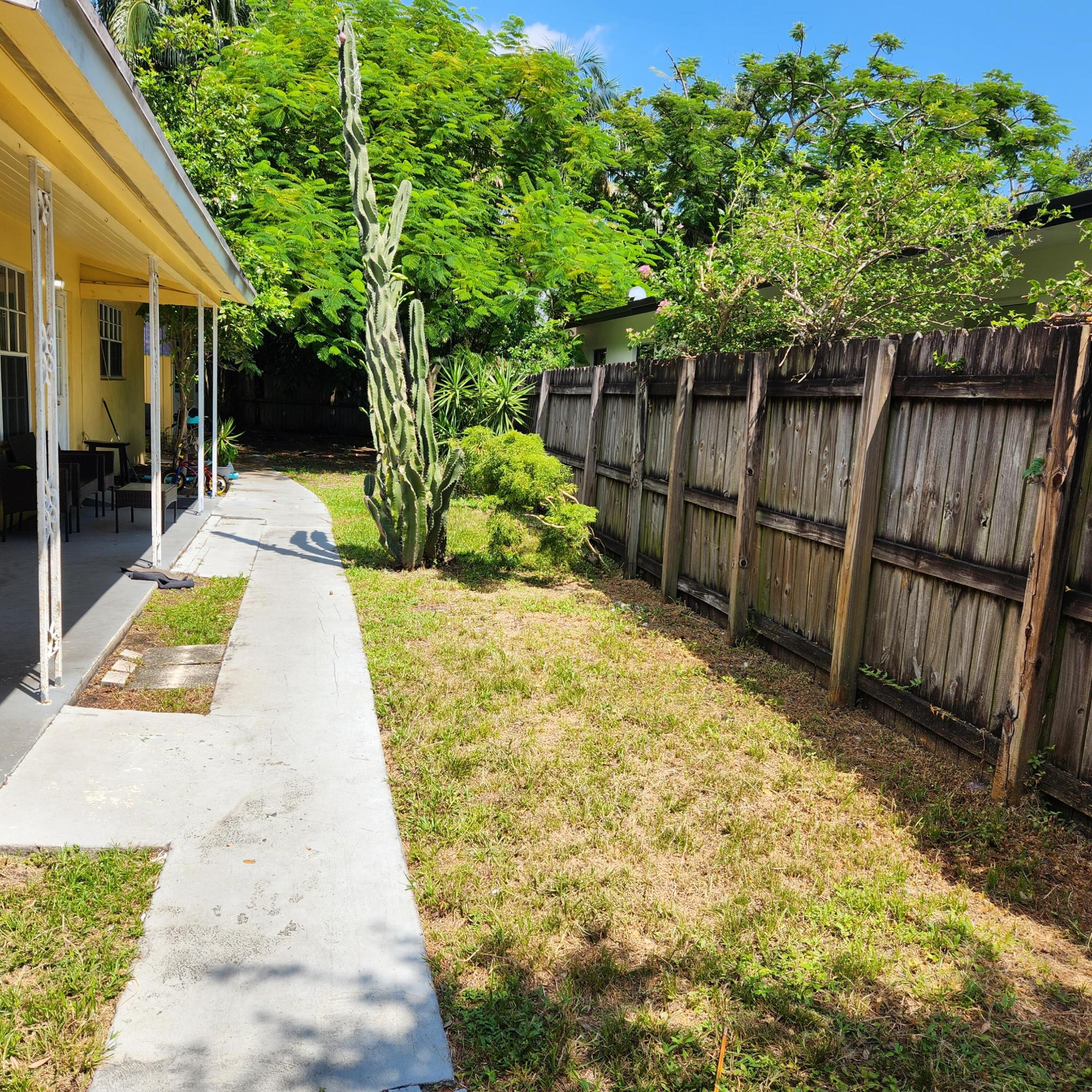 807 W Las Olas Boulevard 807-819
