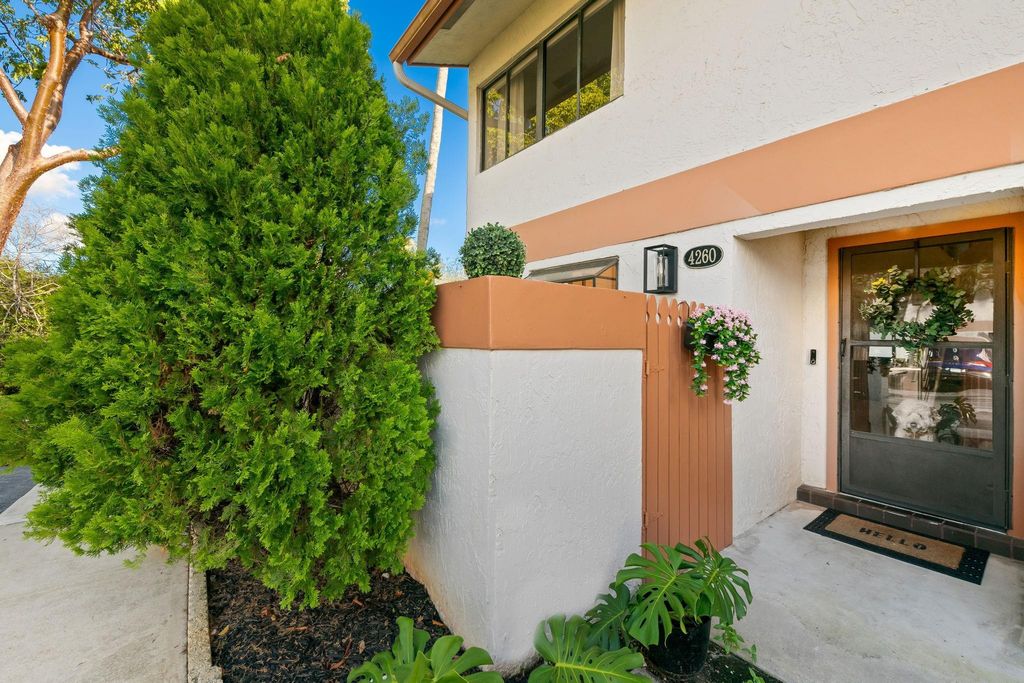 Photo of 4260 SW 70th Terrace #4260, Davie, FL 33314 (MLS # F10533061)