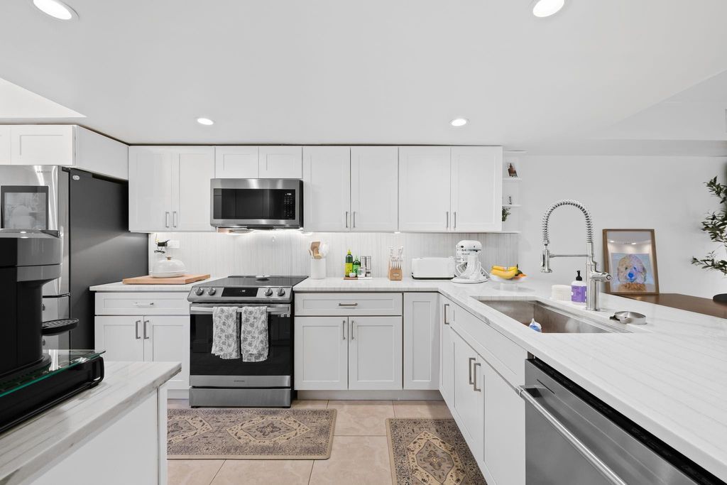 Photo of 4260 SW 70th Terrace #4260, Davie, FL 33314 (MLS # F10533061)