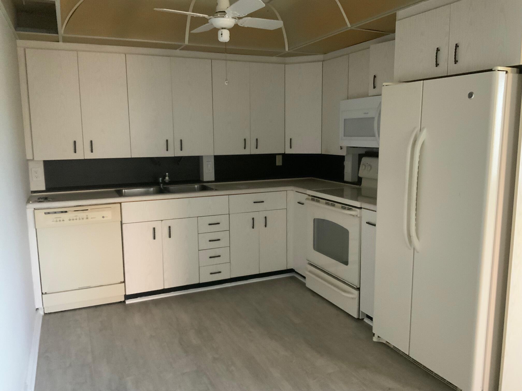 2049 Yarmouth C C