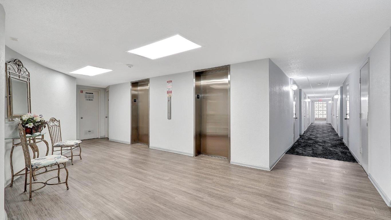 1825 S Ocean Dr Drive 908