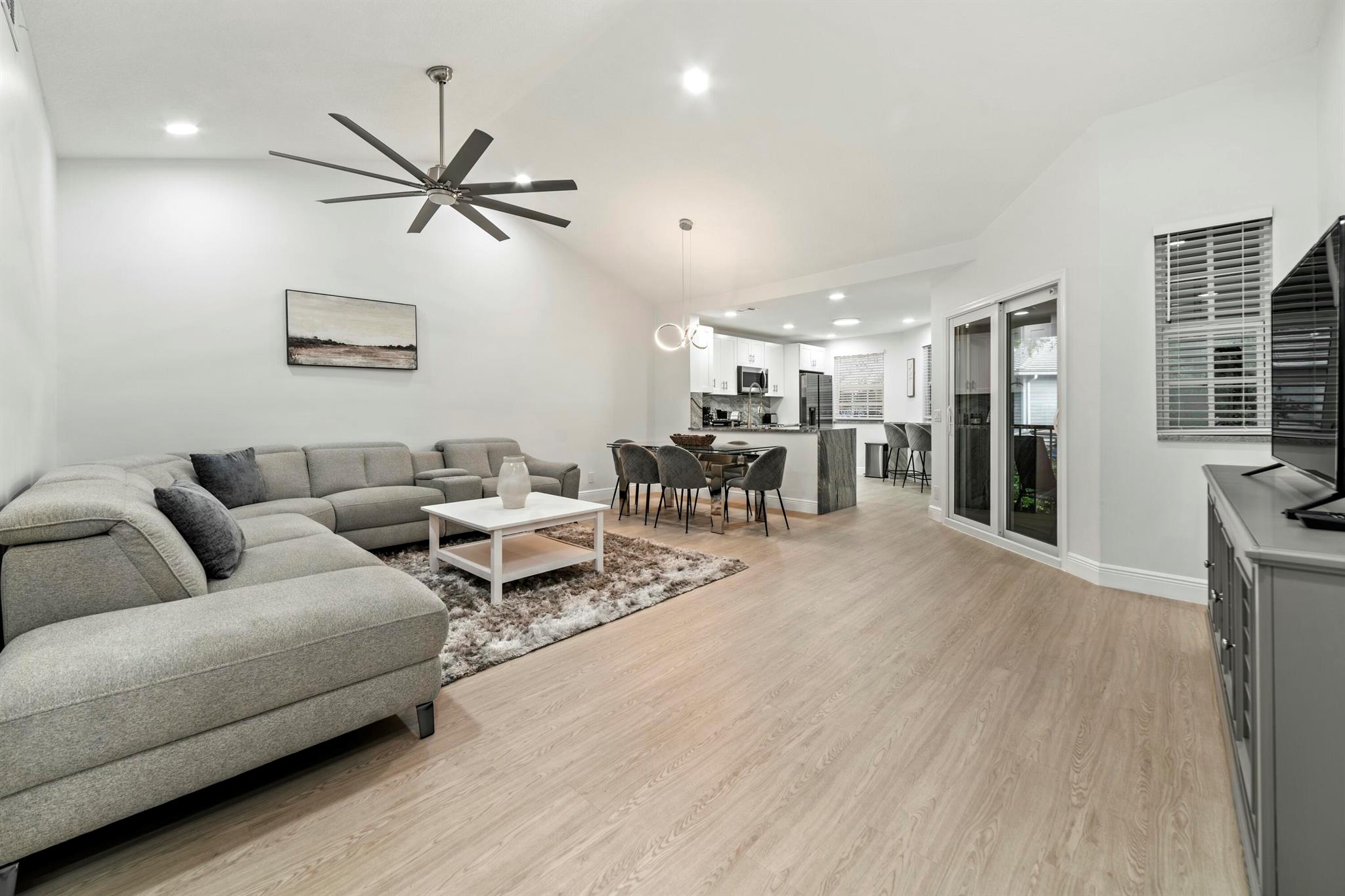 PLUM AT BOCA POINTE CONDOS ONE THRU 15 FILED IN OR - Residential Lease