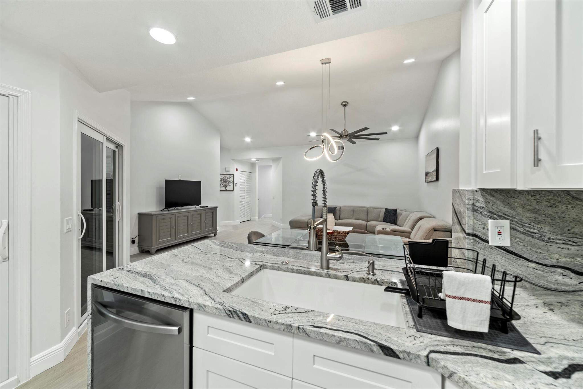 PLUM AT BOCA POINTE CONDOS ONE THRU 15 FILED IN OR - Residential Lease