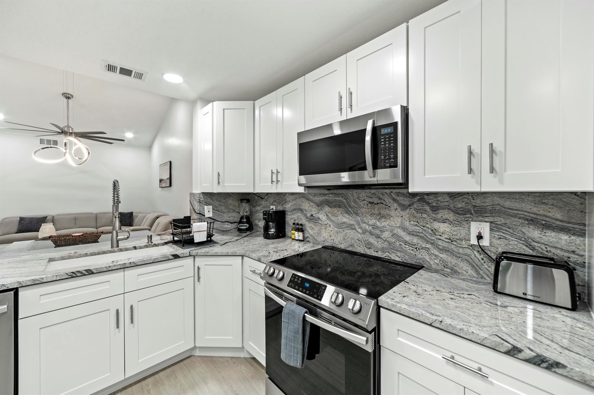 PLUM AT BOCA POINTE CONDOS ONE THRU 15 FILED IN OR - Residential Lease