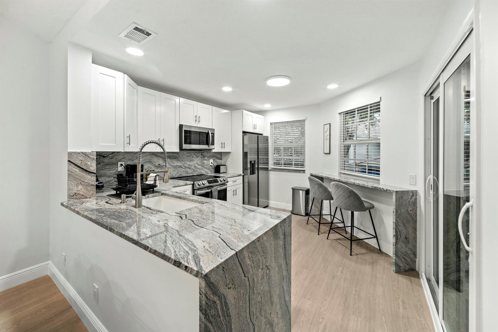 PLUM AT BOCA POINTE CONDOS ONE THRU 15 FILED IN OR - Residential Lease