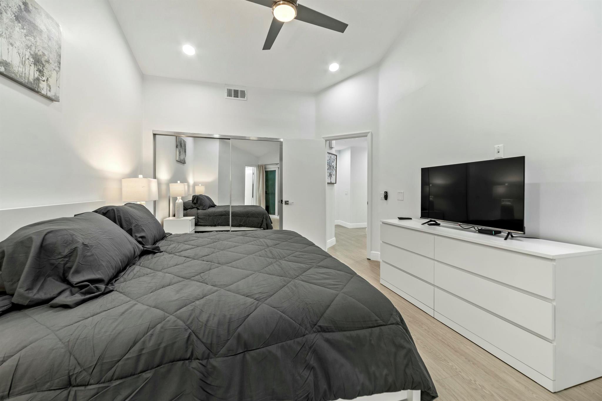 PLUM AT BOCA POINTE CONDOS ONE THRU 15 FILED IN OR - Residential Lease