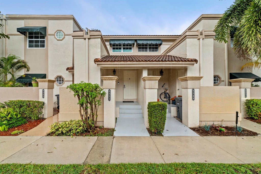 Photo of 6553 Via Regina, Boca Raton, FL 33433 (MLS # R11057657)