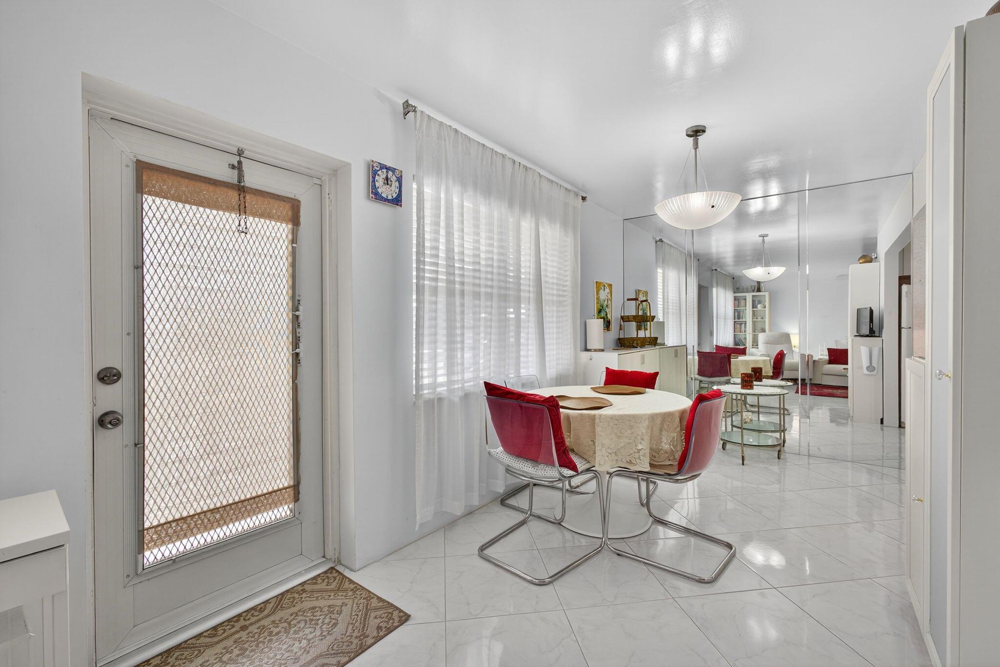 114 Somerset F