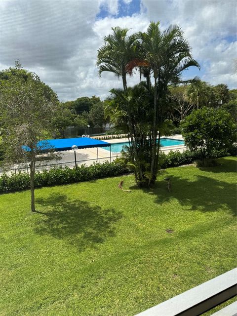 4200 Oaks Ter 206 Pompano Beach FL 33069