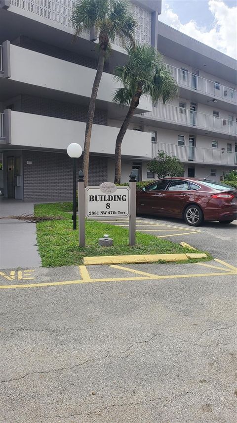 A home in Lauderdale Lakes