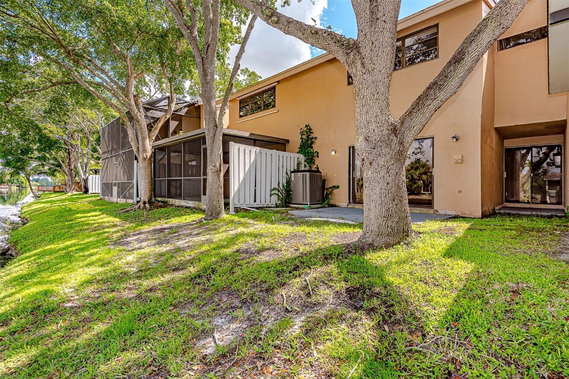 FAIRWAY COVE - Residential