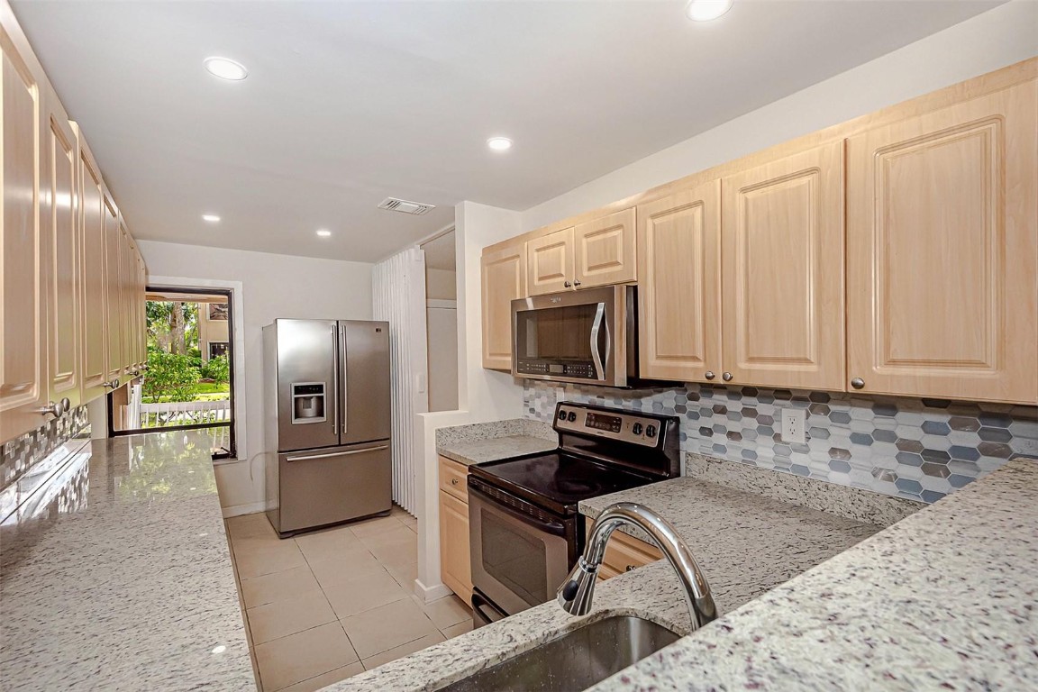 FAIRWAY COVE - Residential