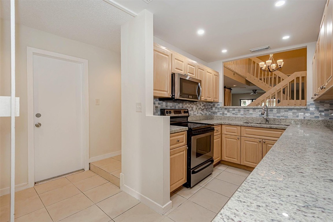 FAIRWAY COVE - Residential