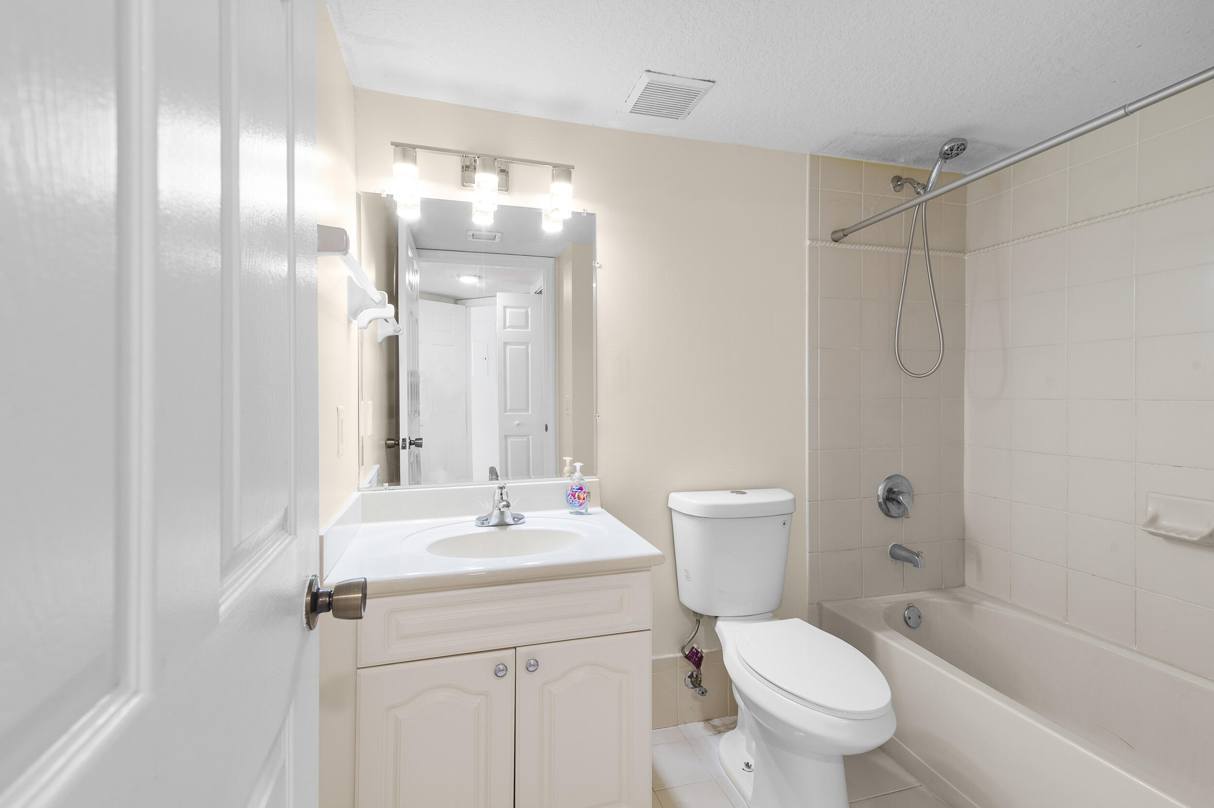 7850 NW 6th Street 104