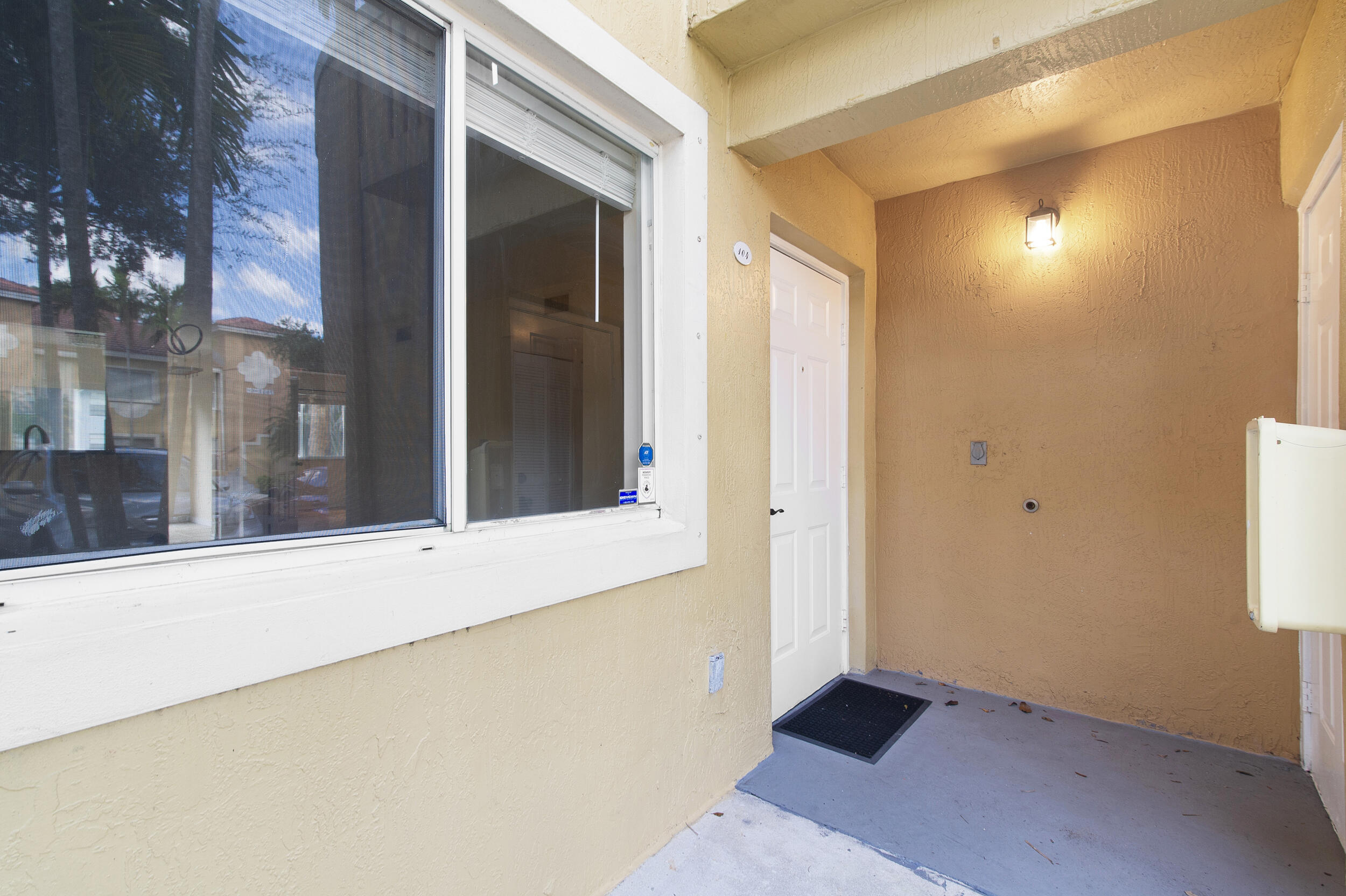 7850 NW 6th Street 104