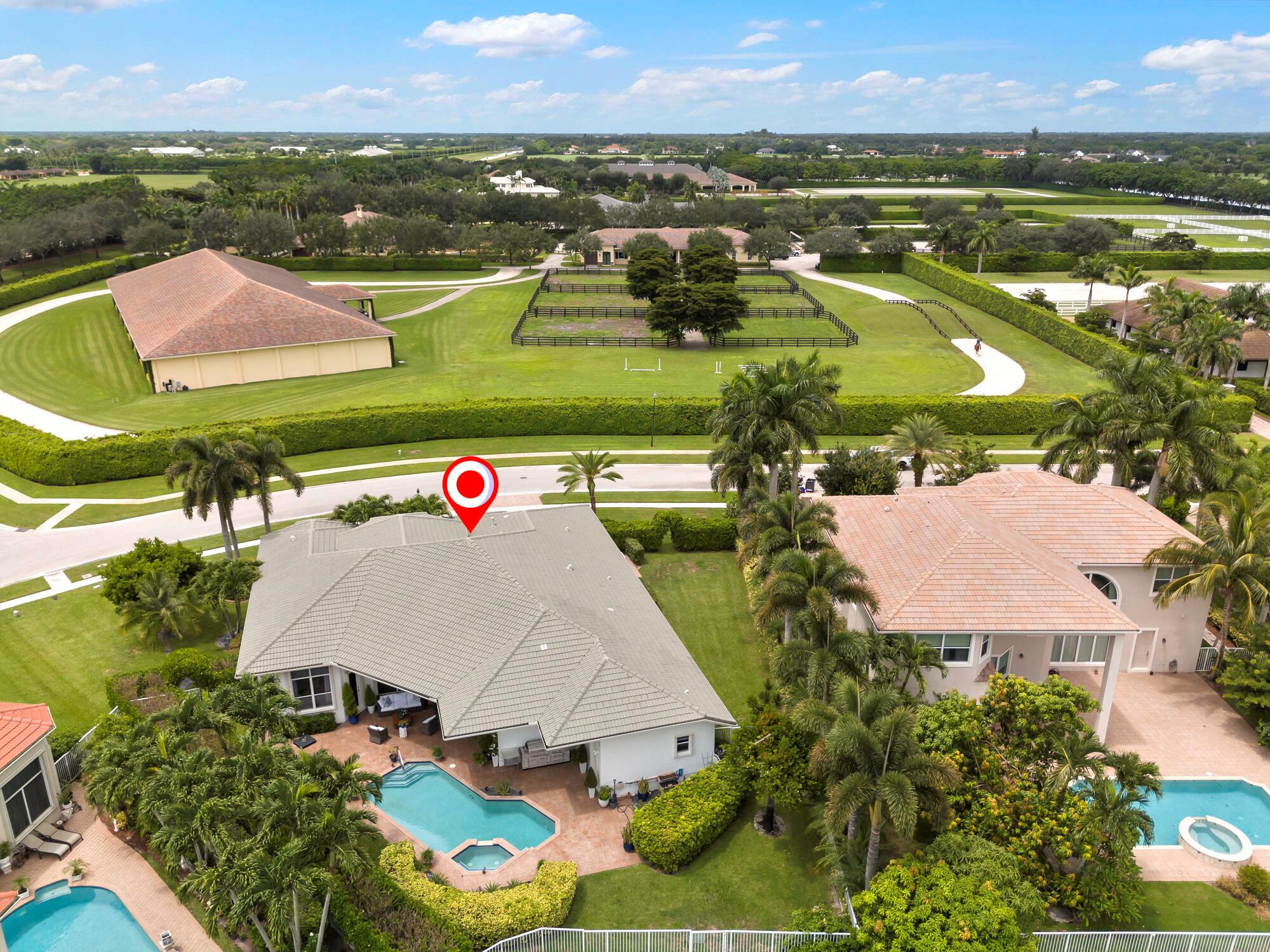EQUESTRIAN CLUB - Residential
