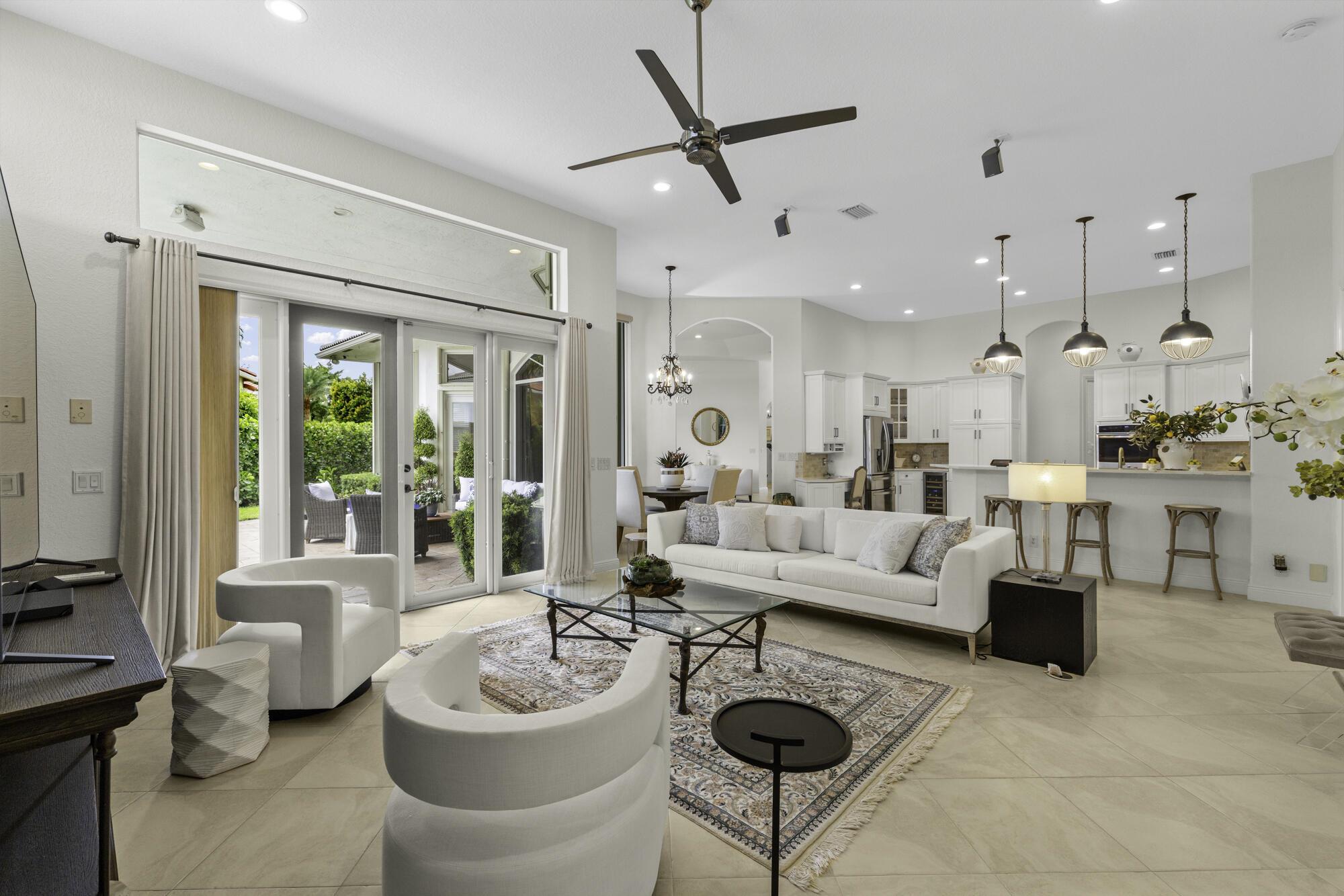 EQUESTRIAN CLUB - Residential