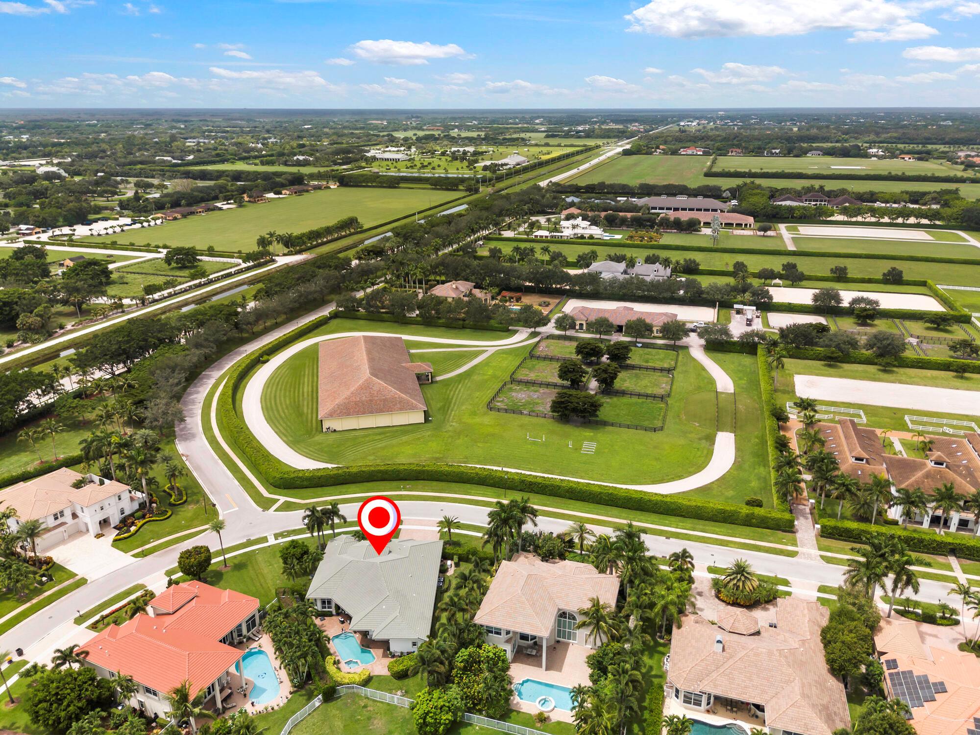 EQUESTRIAN CLUB - Residential