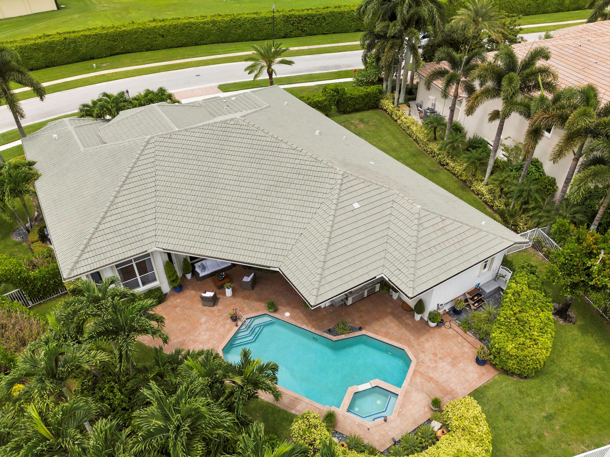 EQUESTRIAN CLUB - Residential