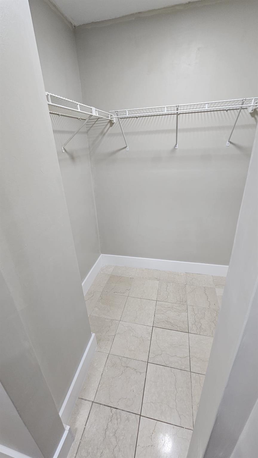 Lakeside Manor South Cond - Residential Lease