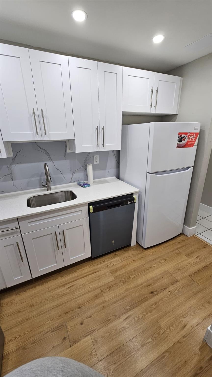 Lakeside Manor South Cond - Residential Lease