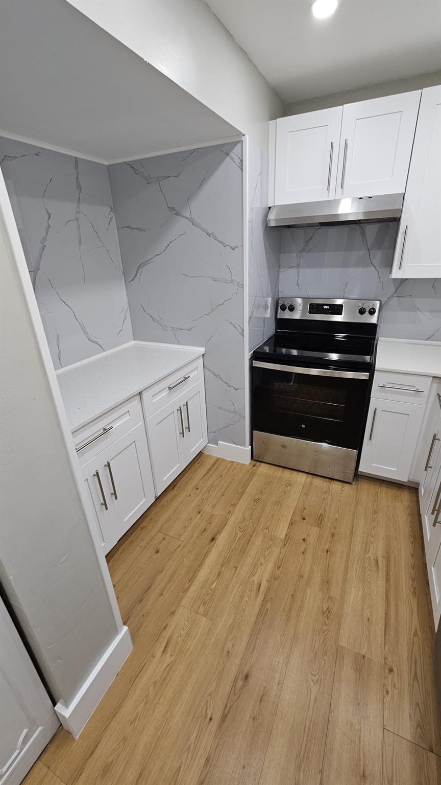 Lakeside Manor South Cond - Residential Lease