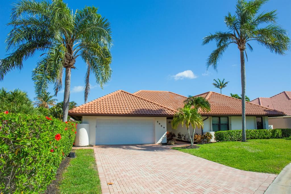Photo of 1469 Via Privada, Jupiter, FL 33477 (MLS # R10873728)