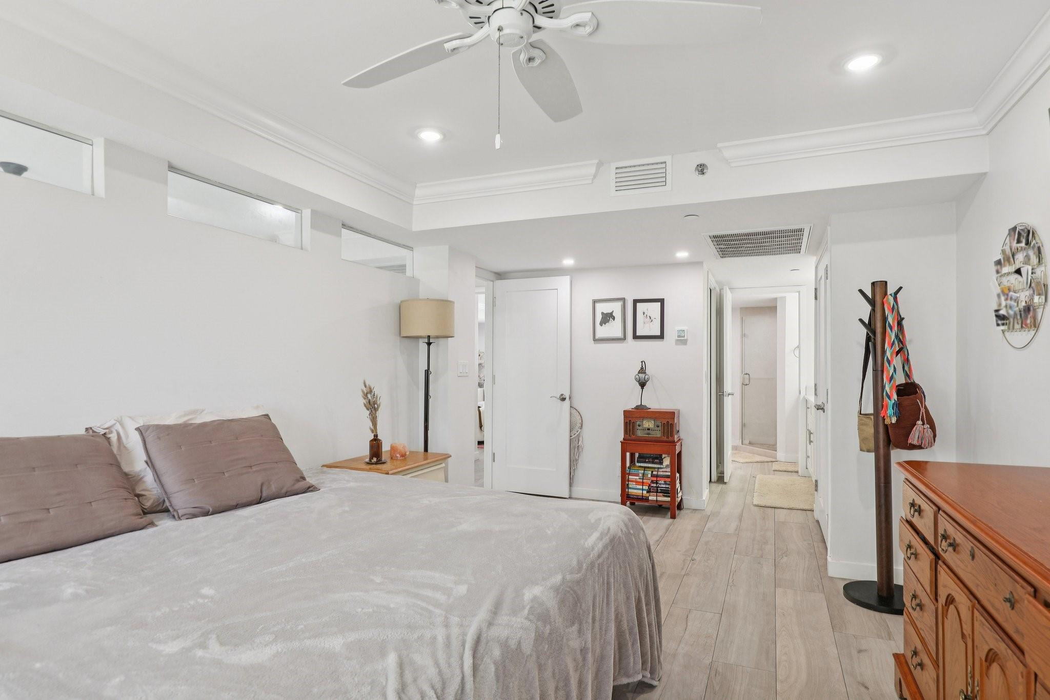 Island Point Condominium - Residential