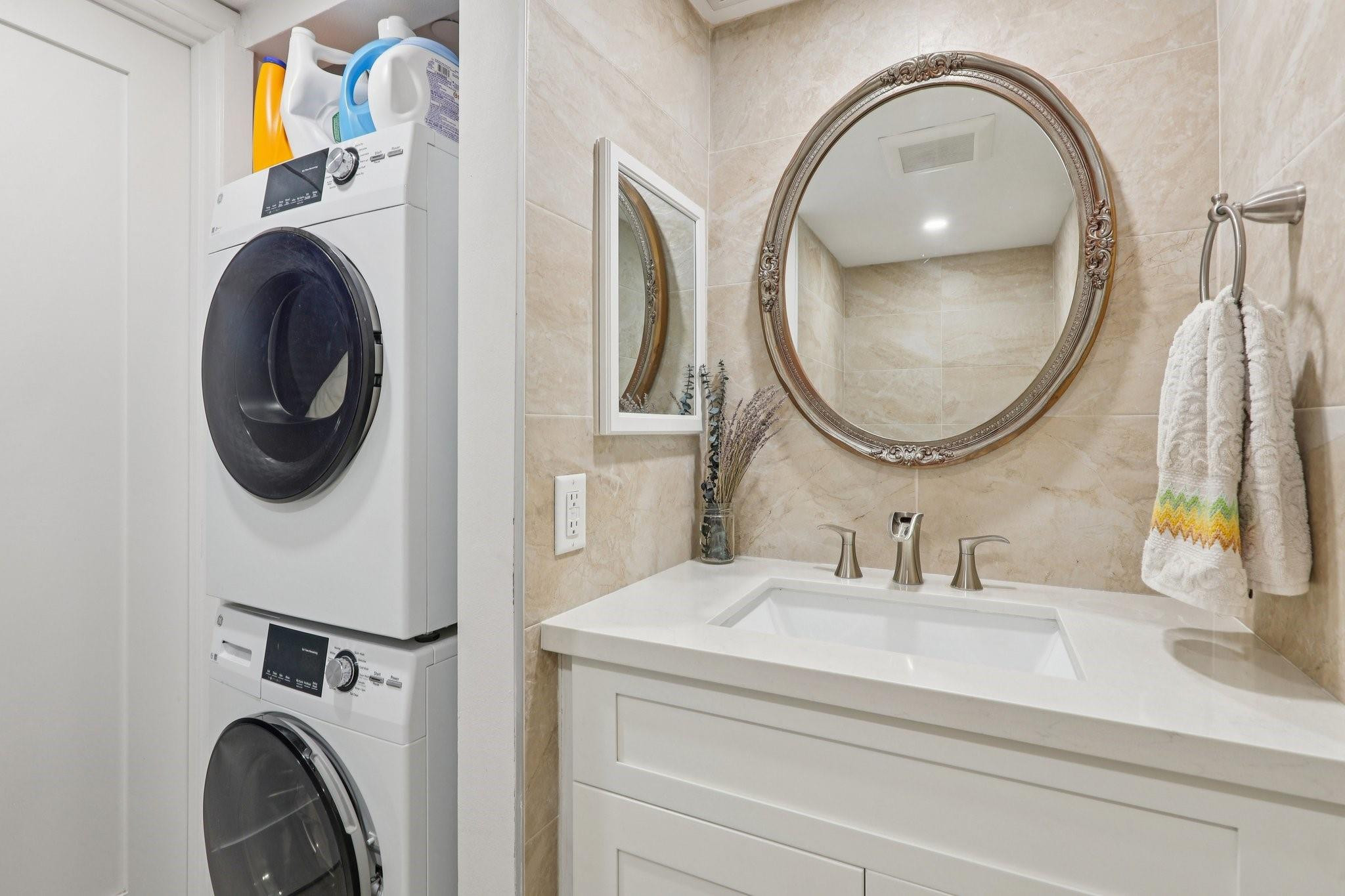 Island Point Condominium - Residential