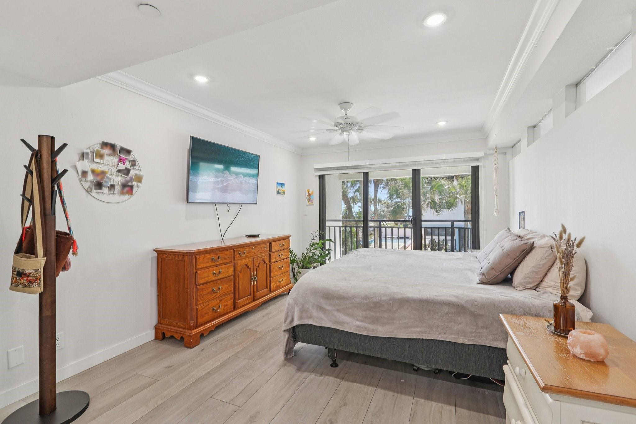 Island Point Condominium - Residential