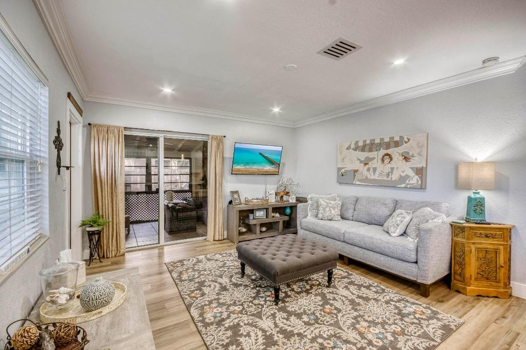 Photo of 404 S Caloosahatchee Avenue, Jupiter, FL 33458 (MLS # R11085316)