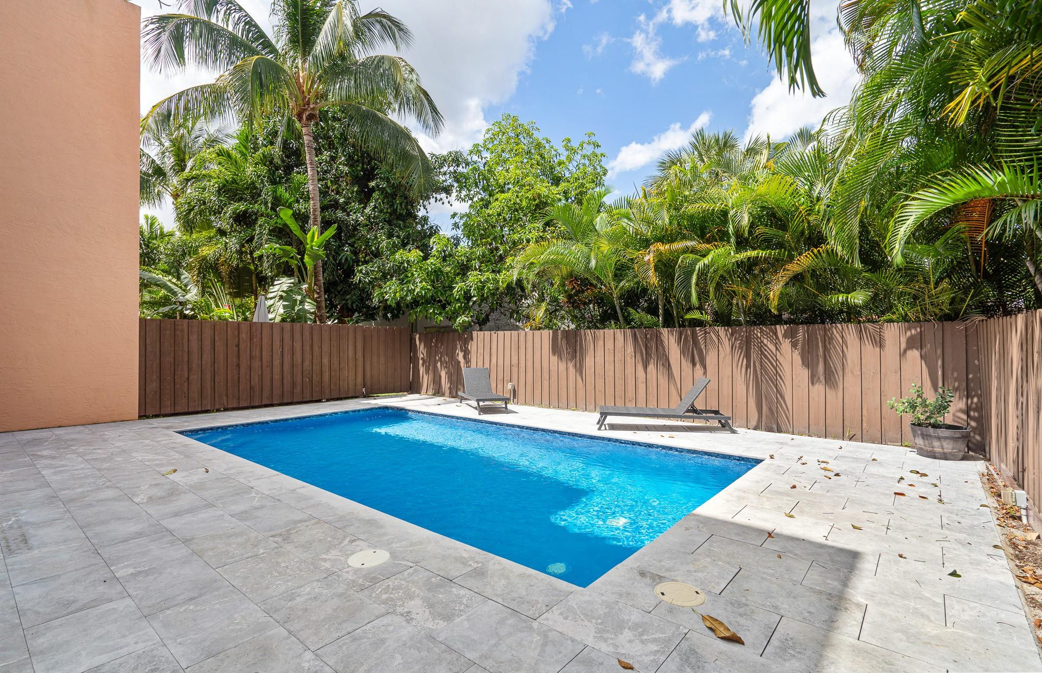 9 Lakeridge - Residential