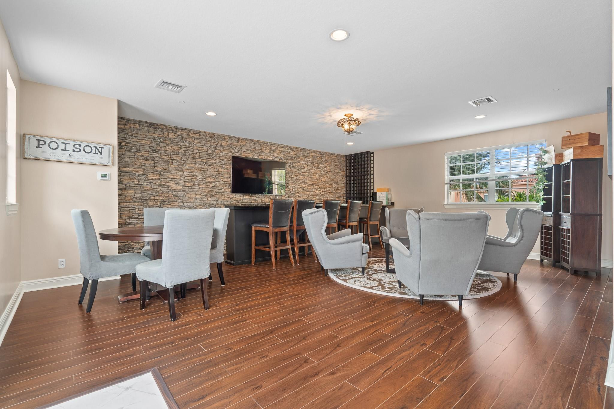 9 Lakeridge - Residential