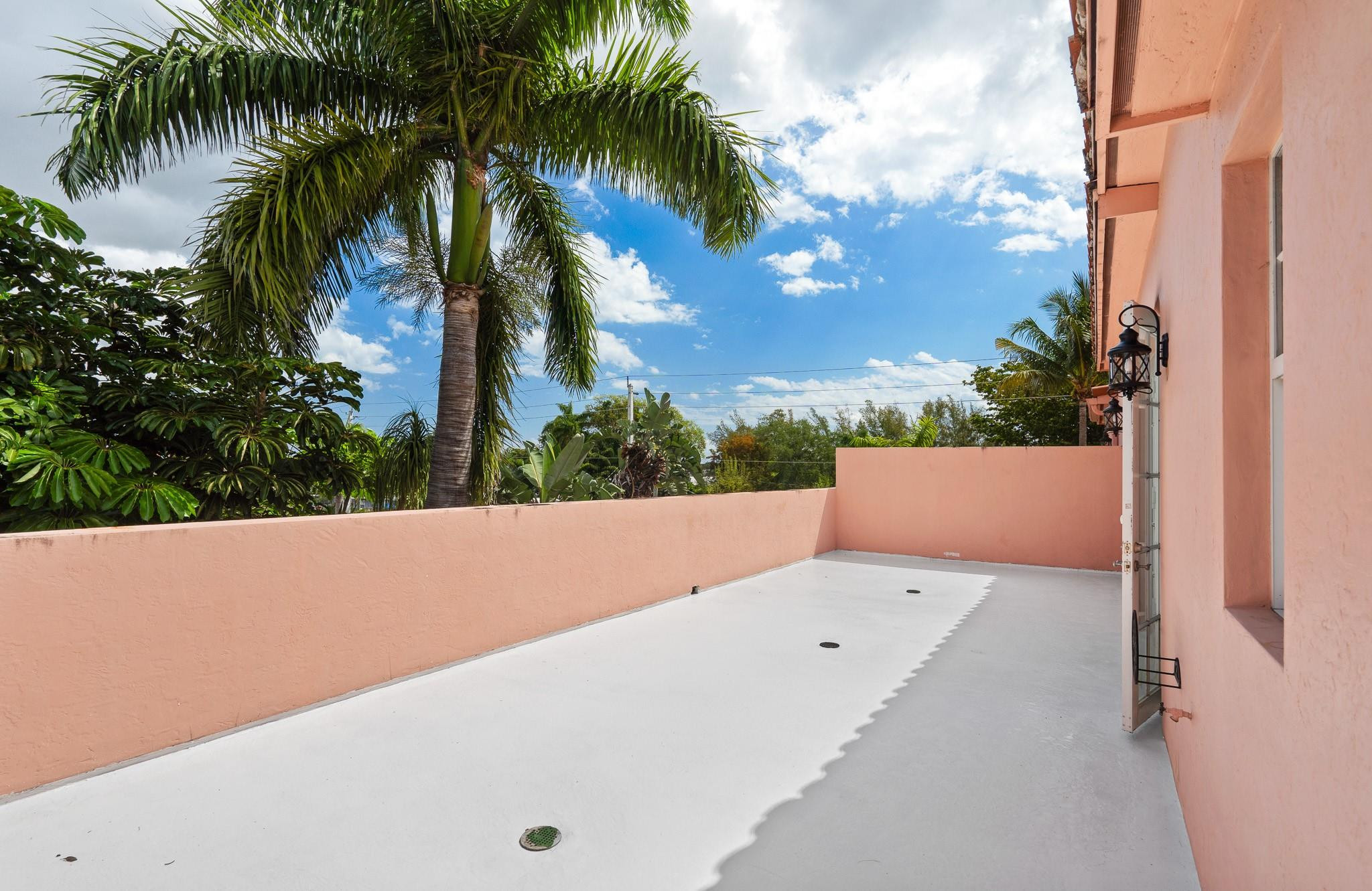 9 Lakeridge - Residential