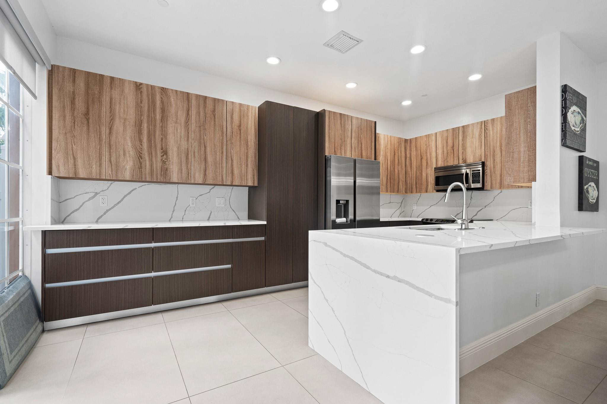 9 Lakeridge - Residential